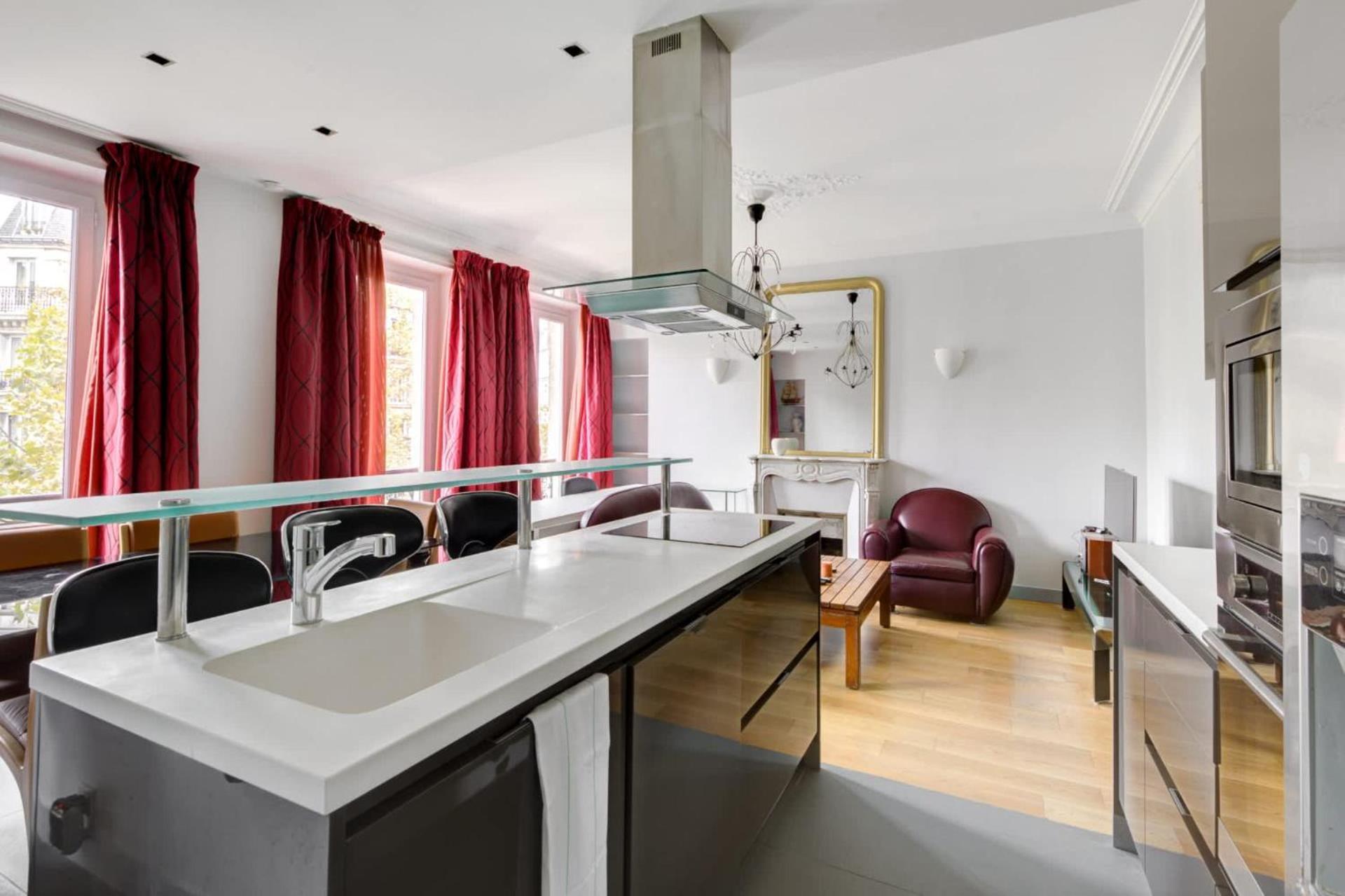 Appartement Moderne Avec Cuisine Equipee Et Balcon