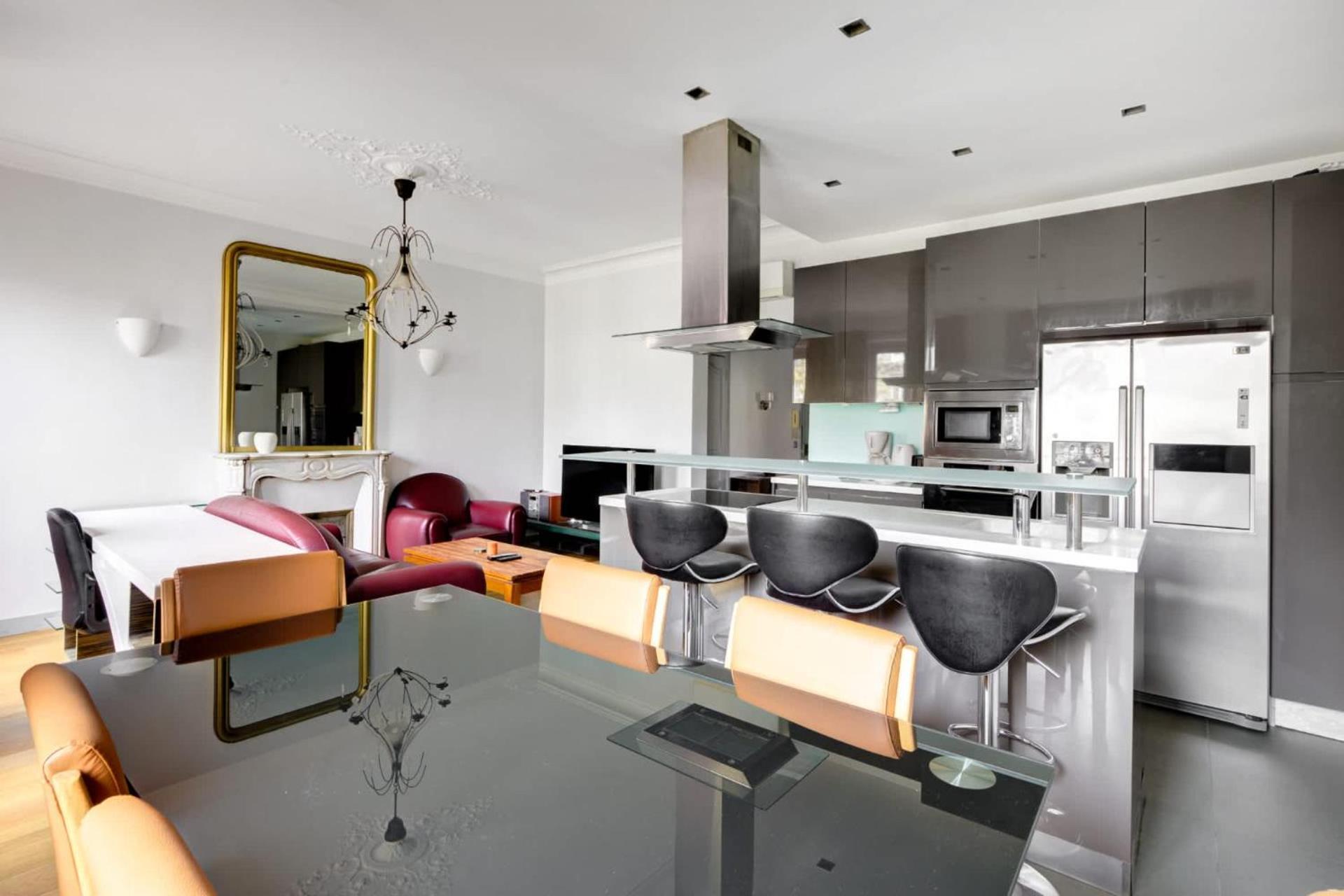 Appartement Moderne Avec Cuisine Equipee Et Balcon
