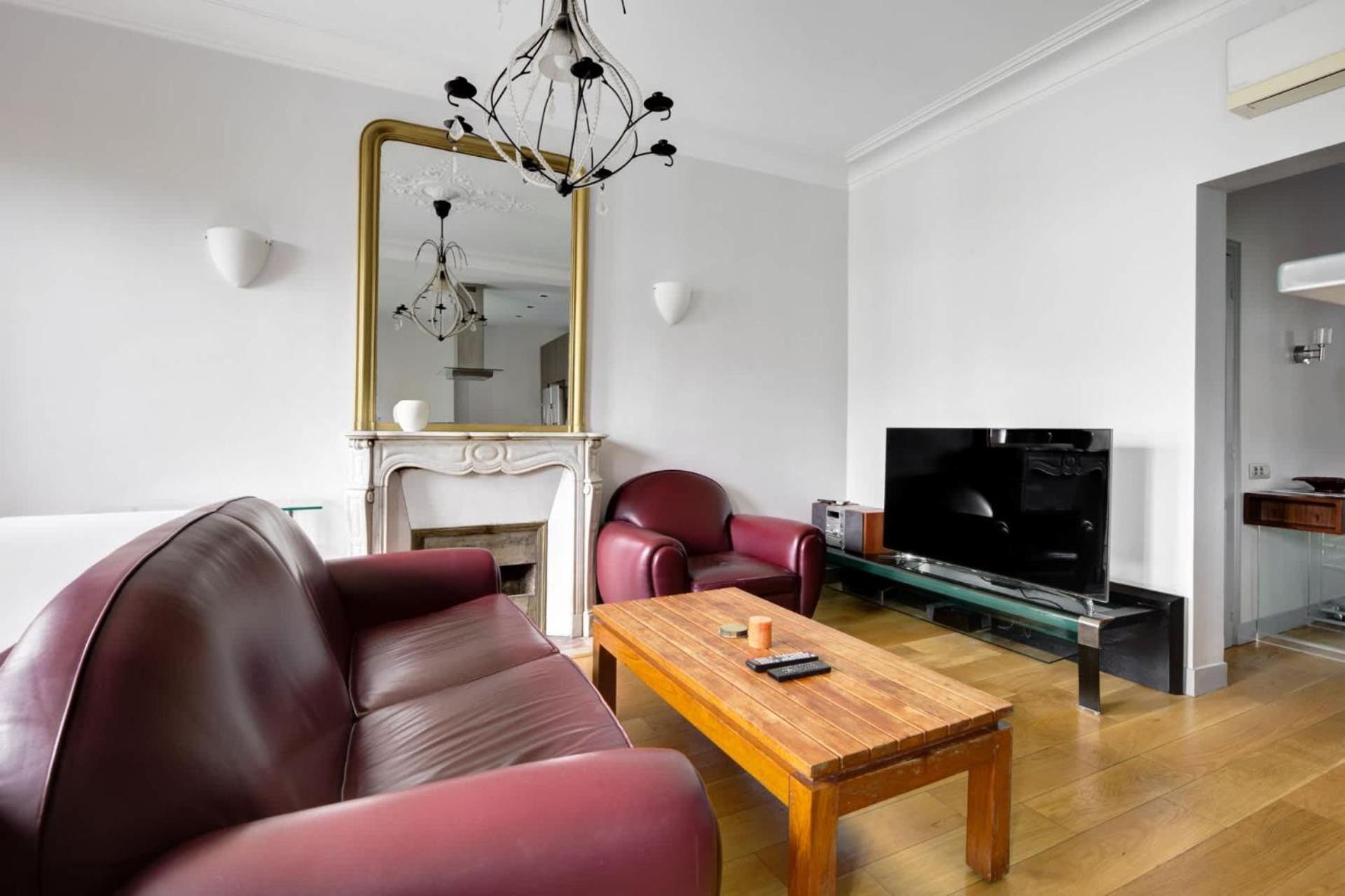 Moderne Avec Cuisine Equipee Et Balcon Appartement Paris