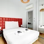 Logement Moderne Avec Cuisine Equipee Et Balcon